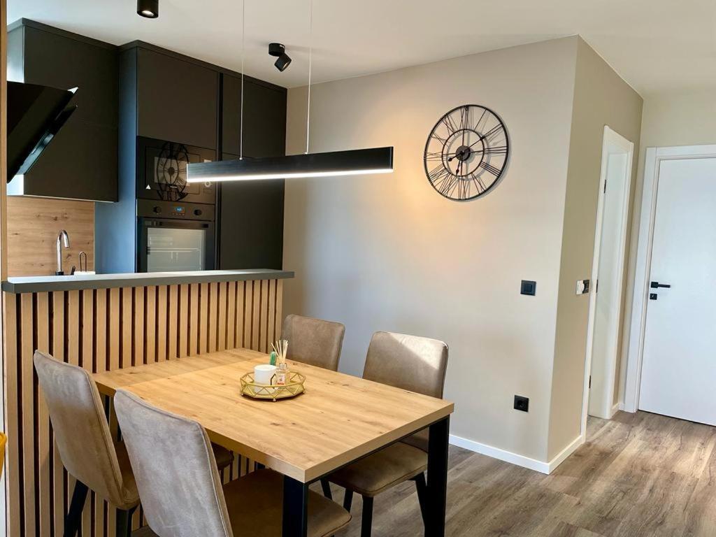 Apartment Linda With Panoramic Sea View Makarska Exterior photo