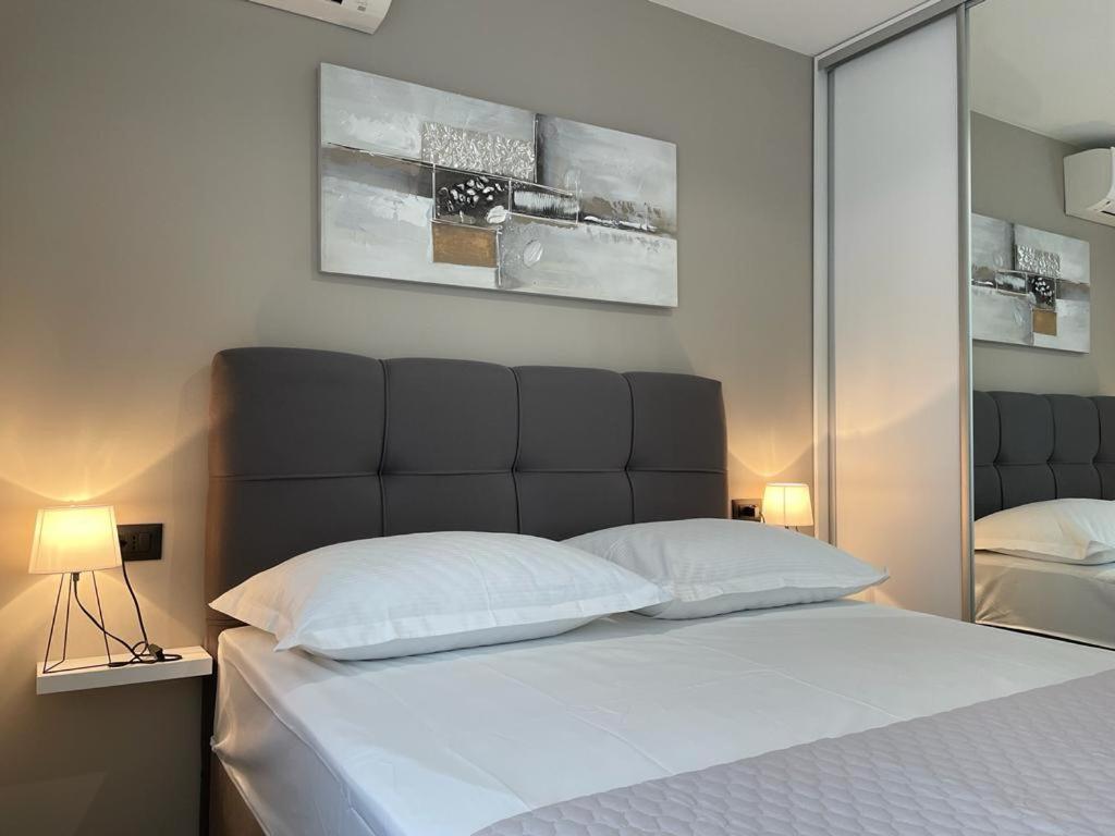 Apartment Linda With Panoramic Sea View Makarska Exterior photo