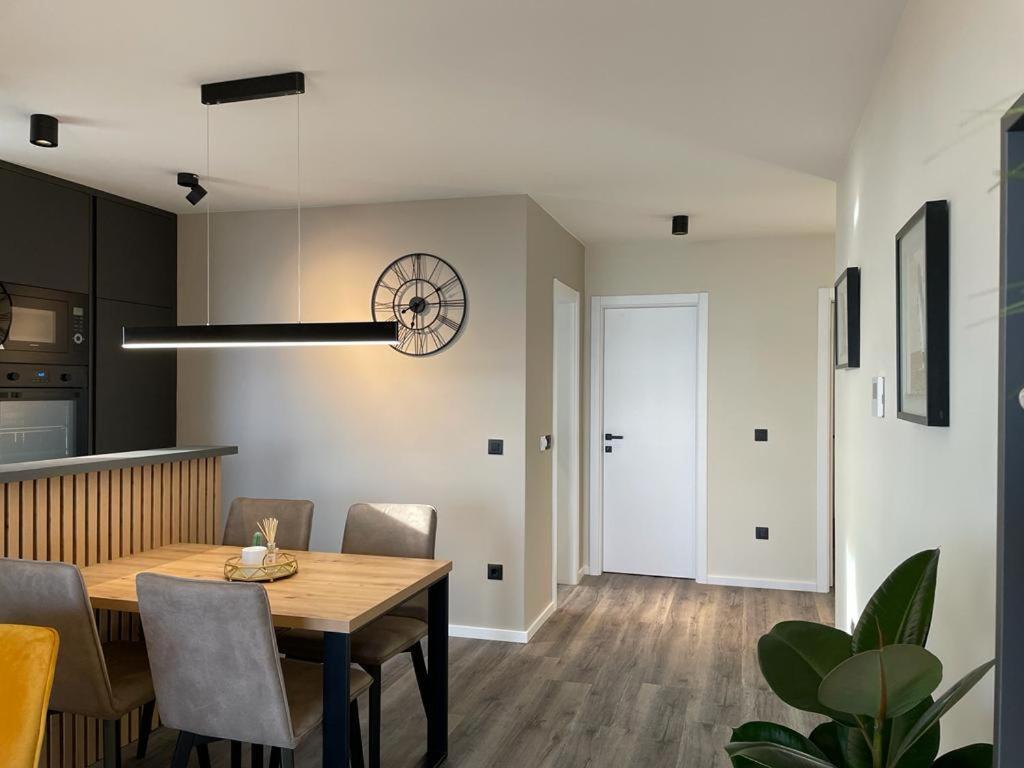 Apartment Linda With Panoramic Sea View Makarska Exterior photo